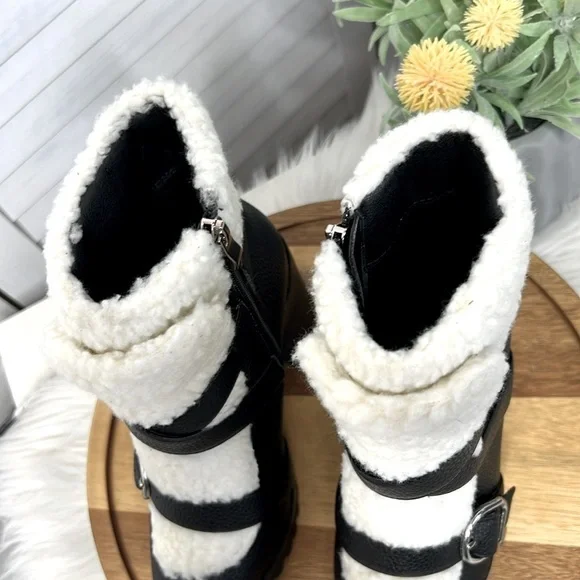 Black White Sherpa Chunky Treaded Sole Buckle Closure Lemon Drop PRIVILEGED 5.5 - Picture 4 of 11